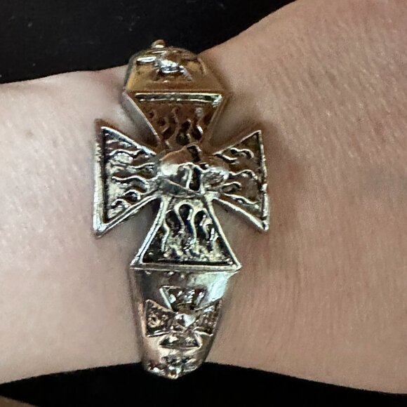 Maltese Cross Skull Cuff Bracelet  womans Biker Silver Rock Punk Motorcycle - Picture 4 of 6